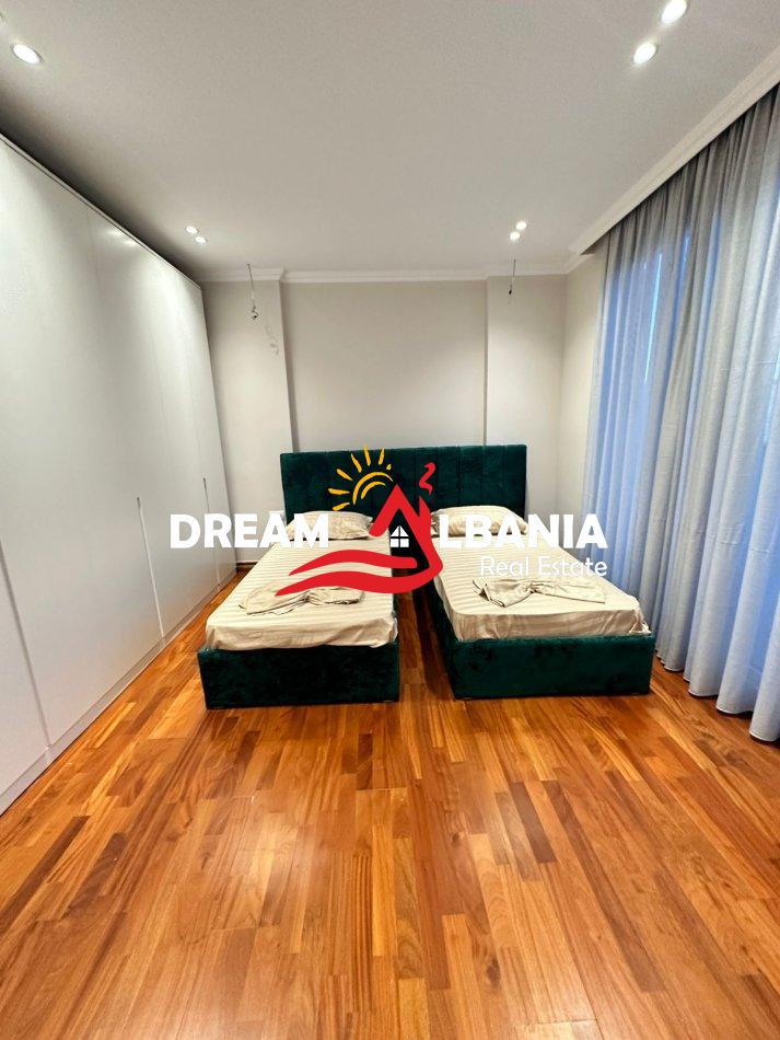 Jepet me qera apartament+verande | Penthouse 2+1+2 rruga e Kavajes (ID 42214491) 3