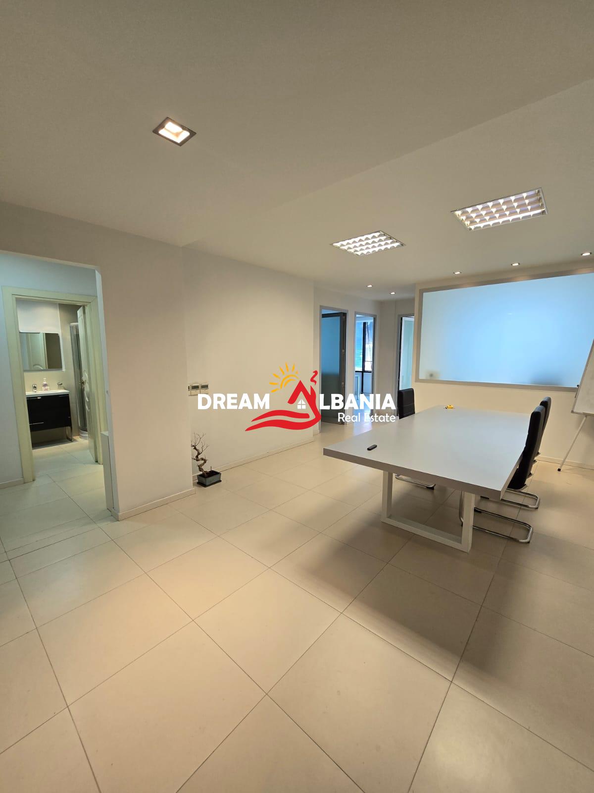 Ambient Komercial/Zyre ne Shitje ne Rrugen e Elbasanit, prane Stadiumit Air Albania ne Tirane (ID 4161089)