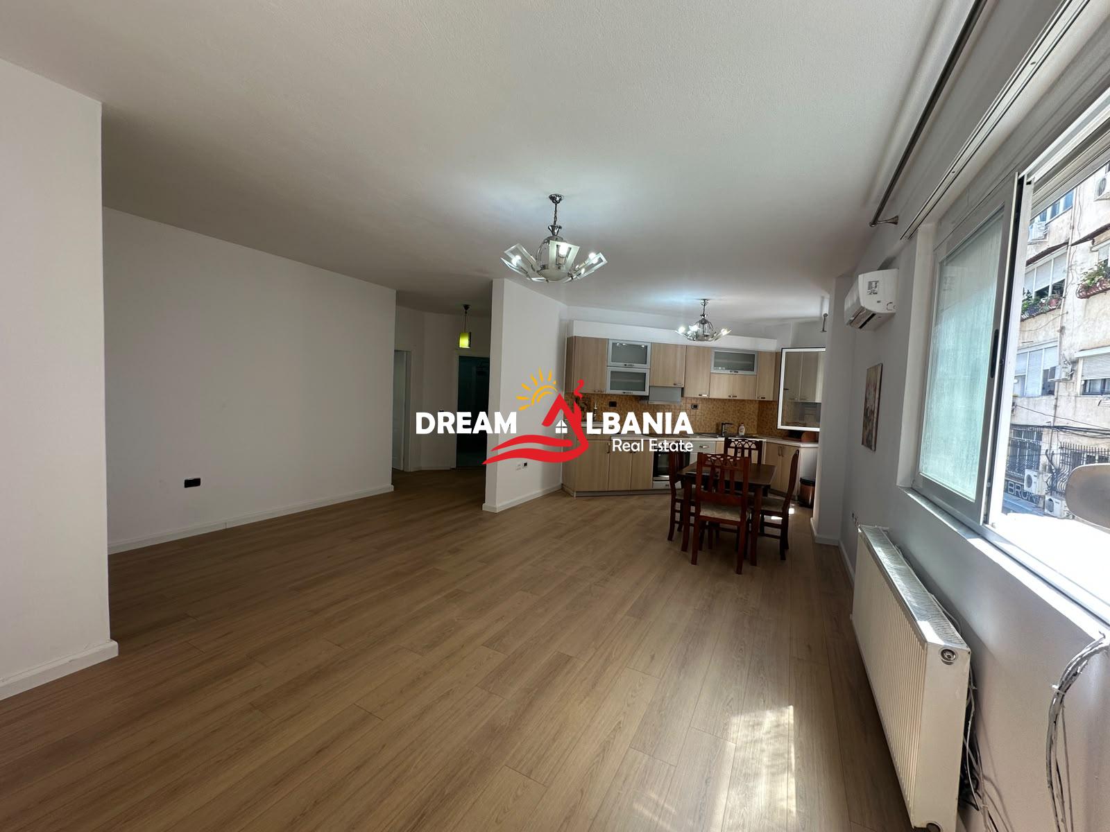 Ambient zyre bosh me qera ne rrugen Lidhja e Prizrenit te Garda, Tirane (ID 42215485)
