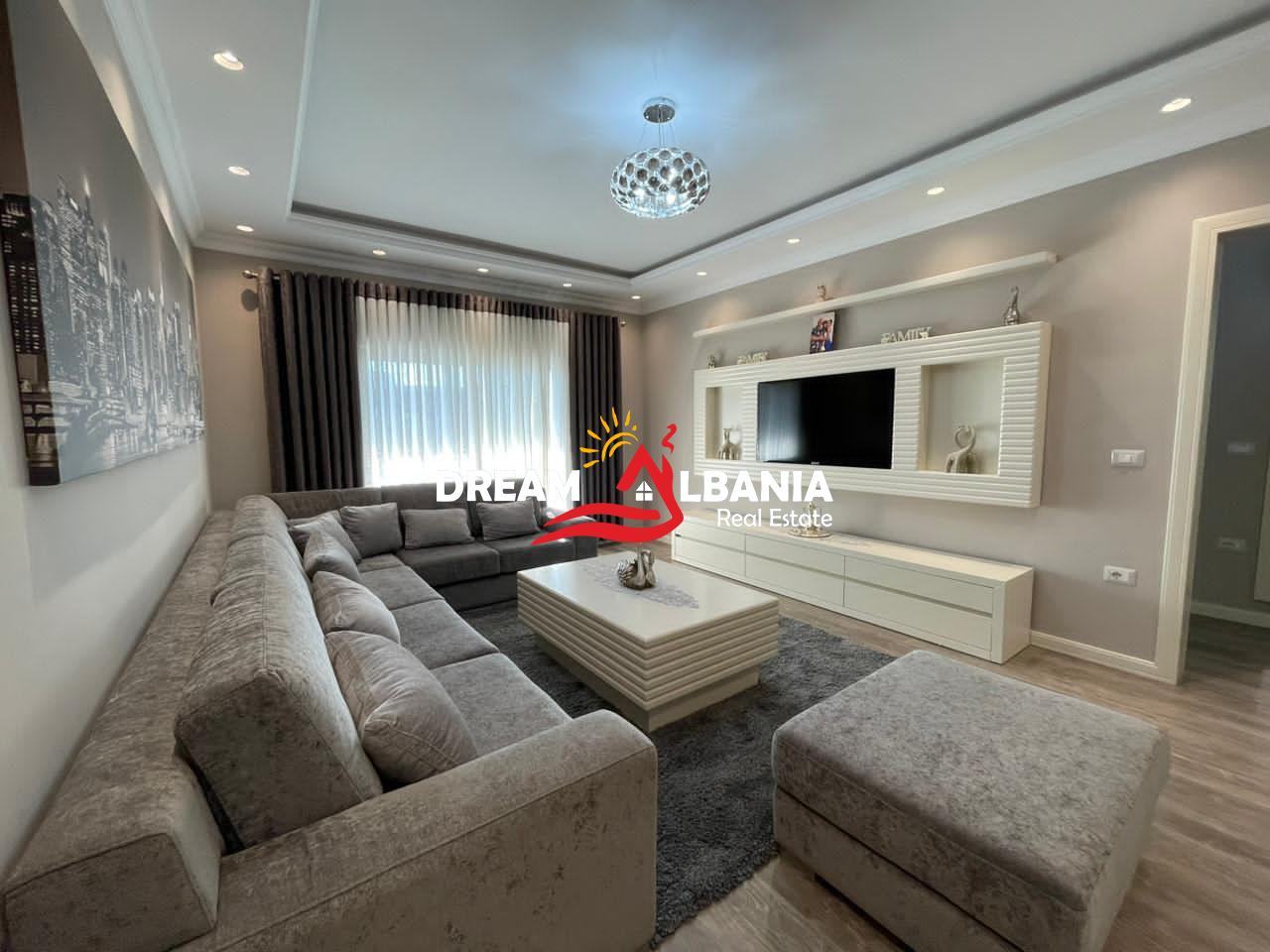 Apartament 2+1+2Wc+2 Ballkone dhe kuzhine me Vete ne Shitje ne Fresk, prane Restorant Muraga ne Tirane(ID 4151168)