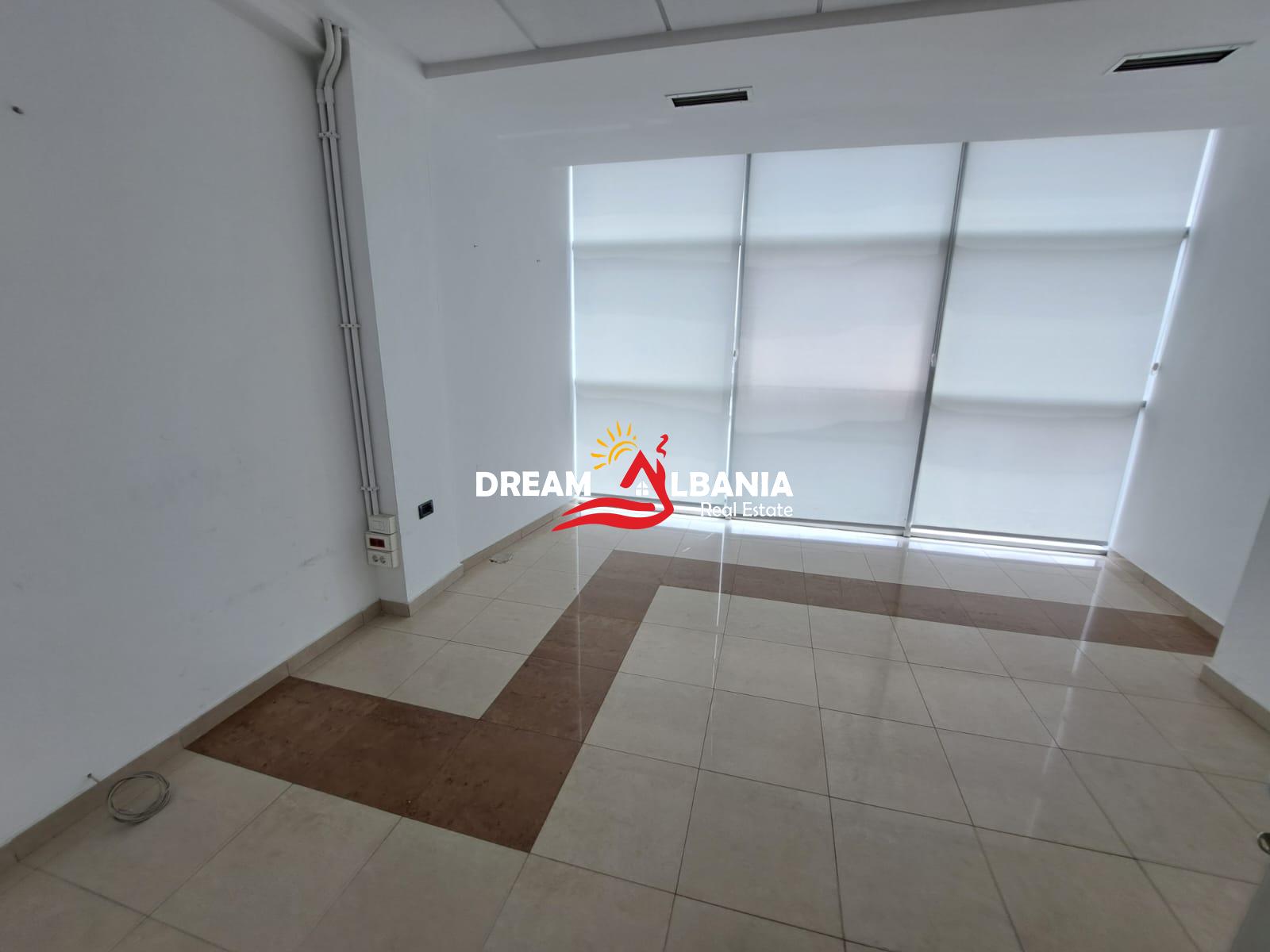 Godine 6 kateshe me qera ne rrugen Bardhyl ne afersi te Farmacise 10 ne Tirane (ID 42611107) 2