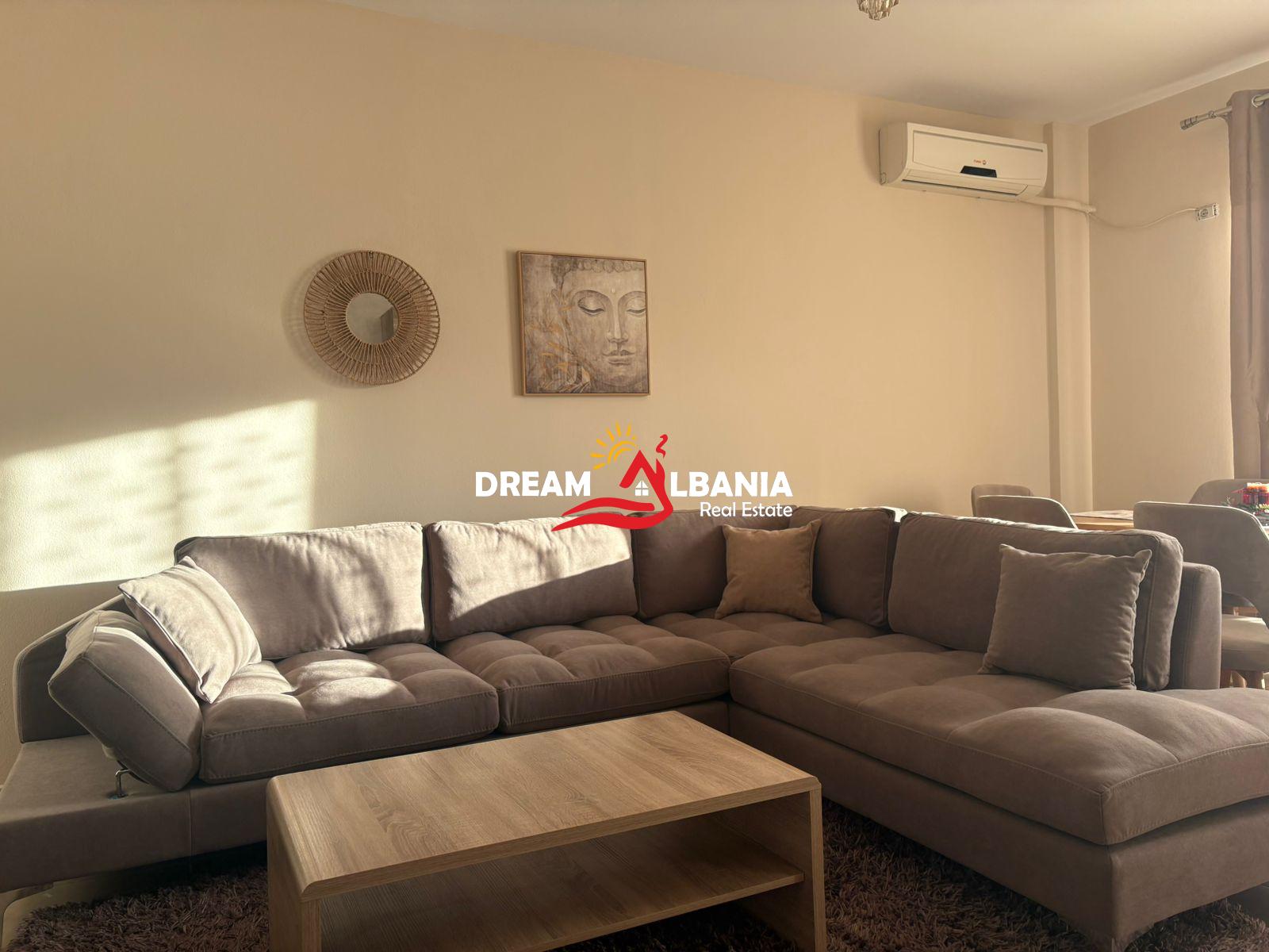 Jepet me qera Apartament 2+1 Rruga e Elbasanit prane pallatit te Brigadave (ID 42215567)