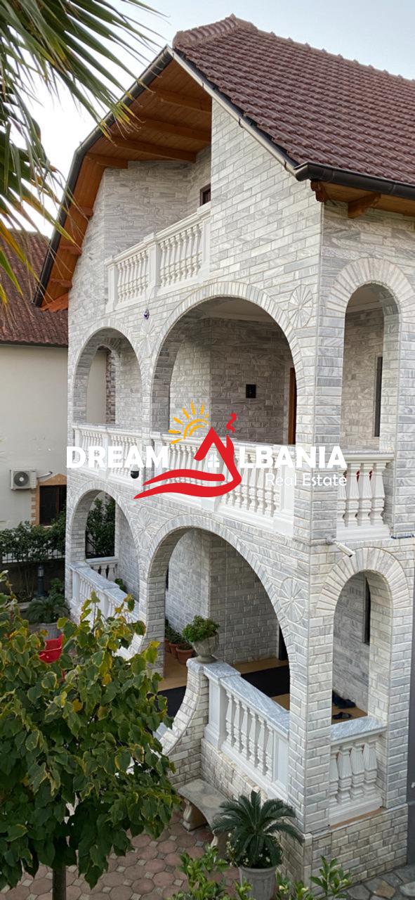 Shitet vile 3 kateshe ne autostraden Tirane—Durres prane Casa Italia ( ID 4151065). 4