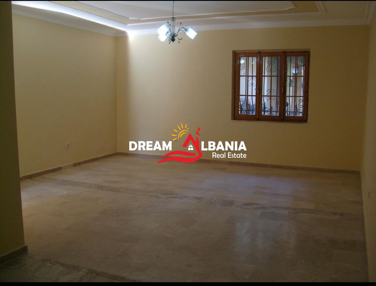 Vile 3 Kateshe ne shitje ne zonen e Don Bosco prane kompleksit Vizion Plus (ID 4151040).