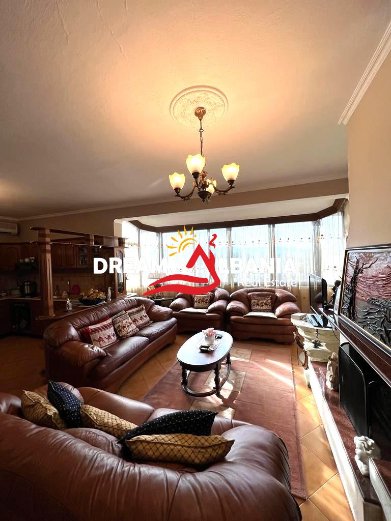 Shitet Apartament 2+1+Verande ne Laprake prane Kupoles, Tirane ID (41211464)