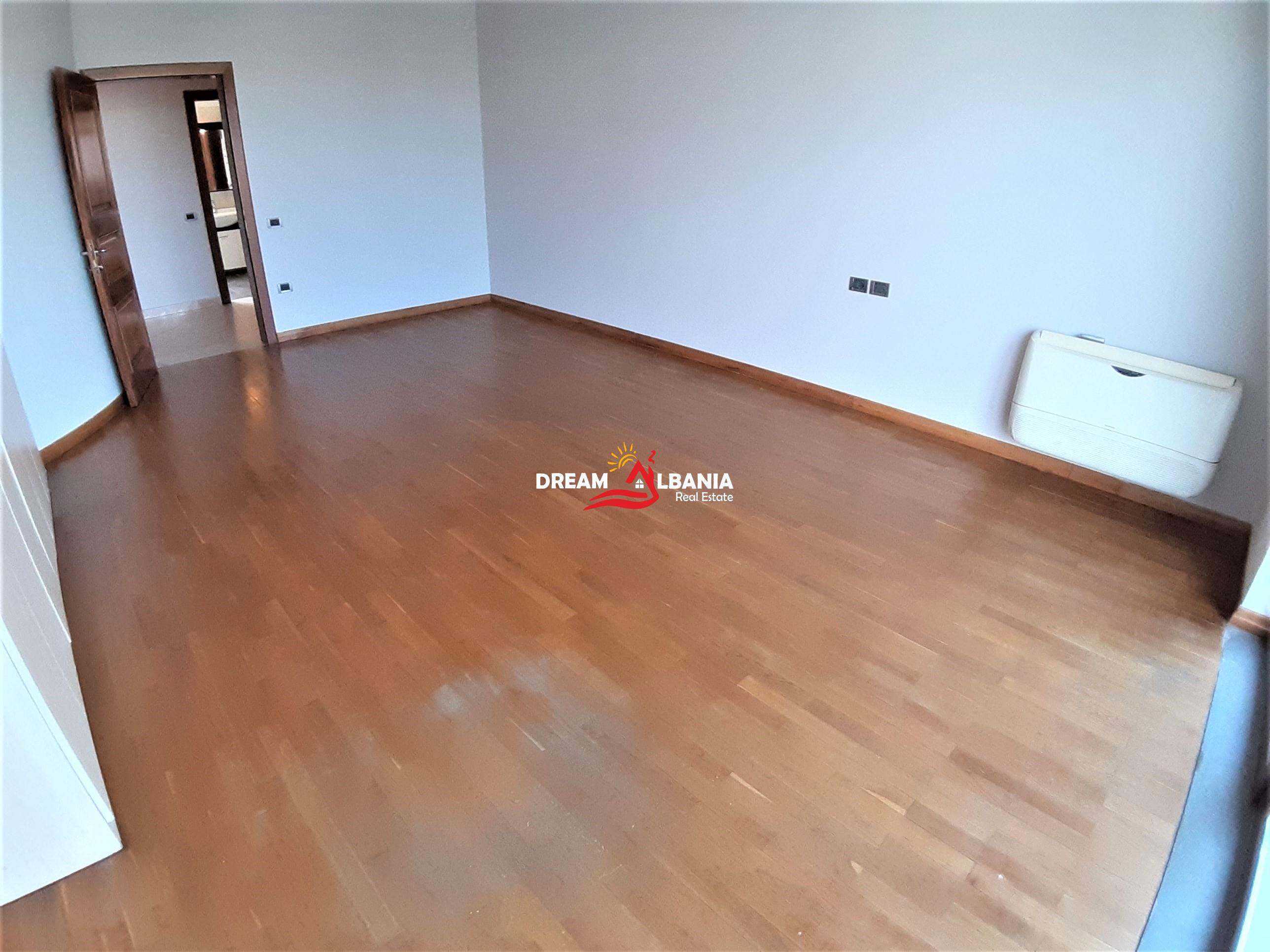 Vile ne shitje ne rrugen e Elbasanit prane vilave Gjermane ne Tirane (ID 4151047)
