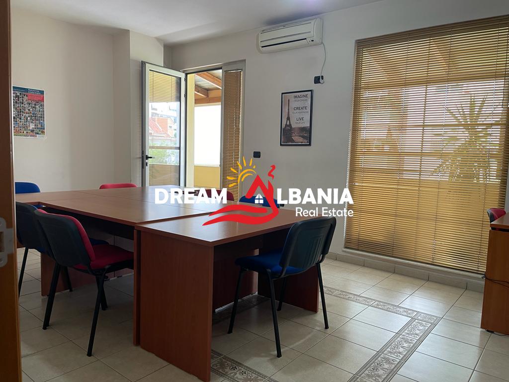Zyre me qera ne Don Bosko prane Vizion +, Tirane (ID 42611400 ) 2