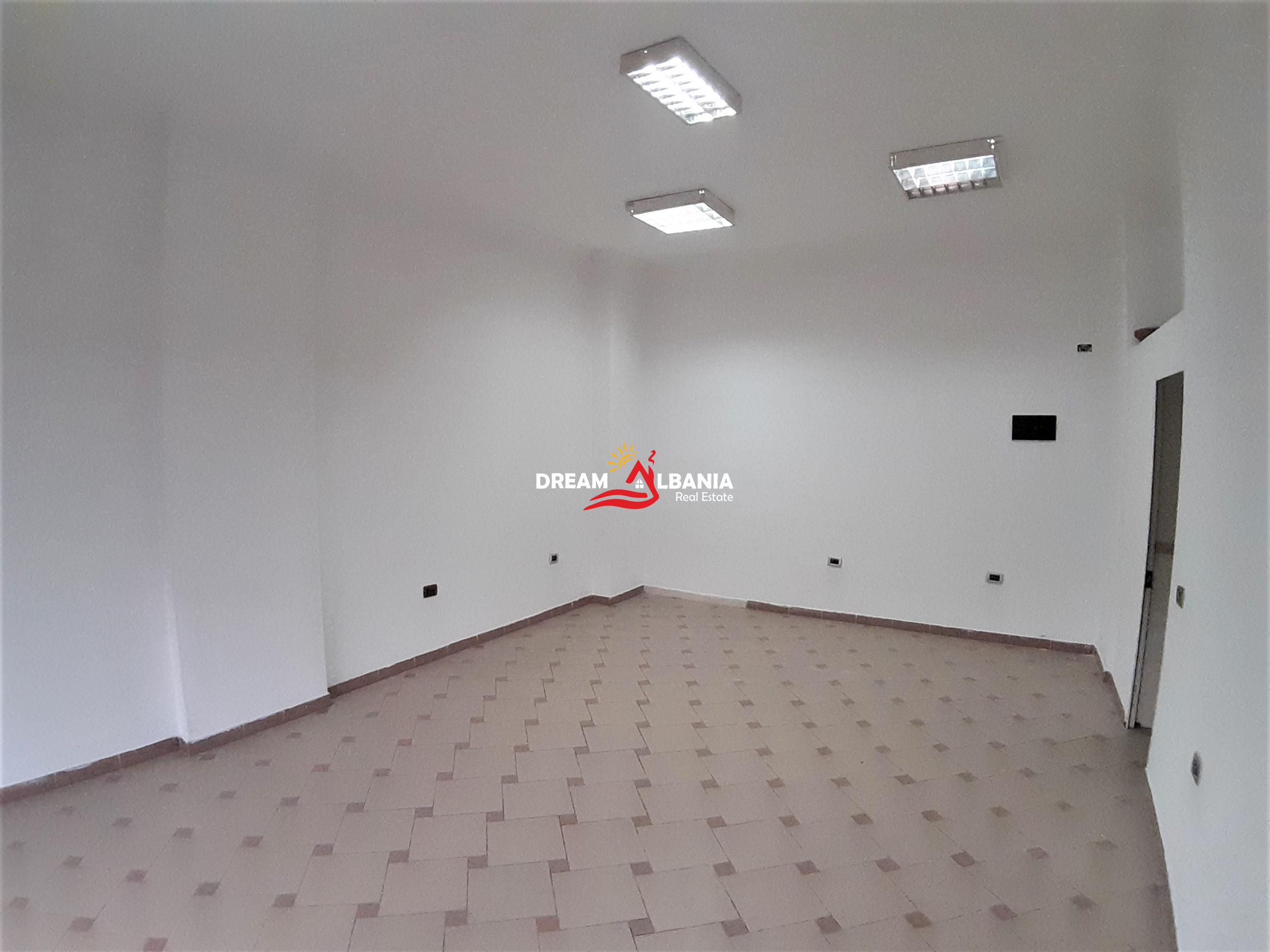 Dyqan per shitje ne Rrugen e Durresit prane Ish Ambasades Jugosllave ne Tirane (ID 4171194) 2