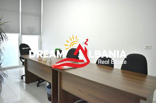 Zyre me qera tek Komuna Parisit, Kompleksi Kika 2 ne Tirane (ID 4261600)