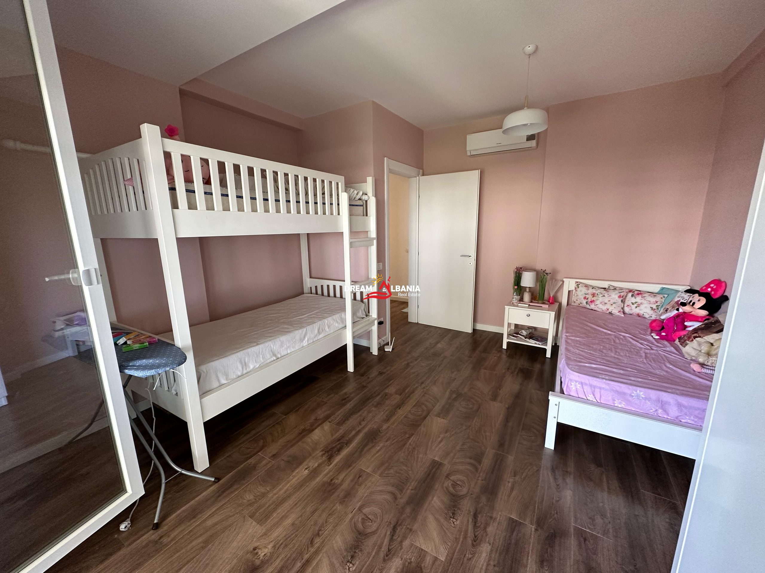 Vile 2 kateshe me verande dhe oborr ne shitje tek Kompleksi Lura 3 ne Gjirin e Lalzit ne Durres(ID 4151123) 3