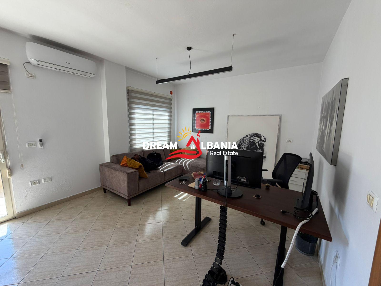 Jepet me qera zyre e mobiluar tek Komuna e Parisit, prane Kristal Center (ID 42611531) 4