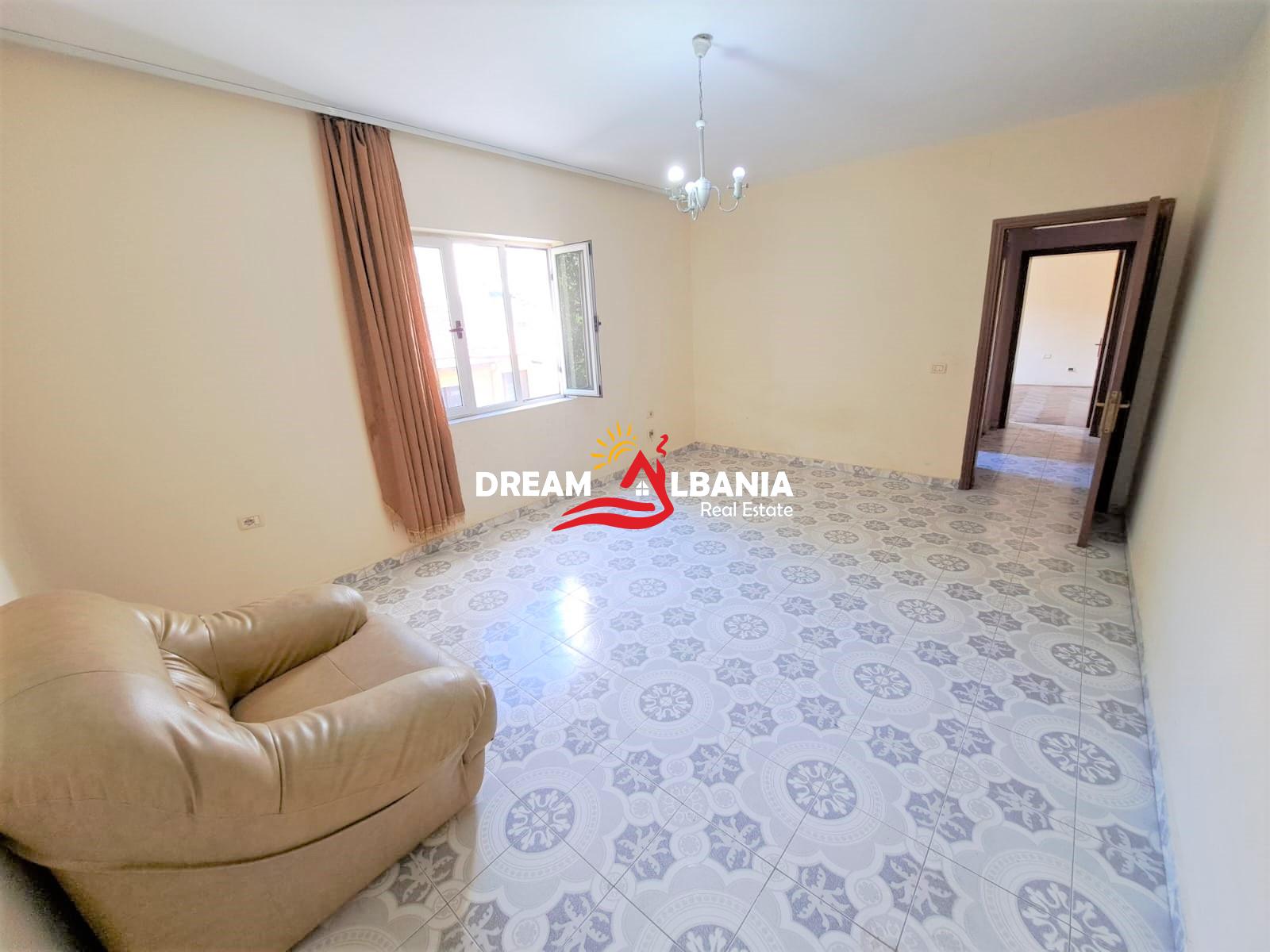 Apartament 3+1 ne shitje tek Tregu Elektrik ne afersi te Muzeut Te Shkencave Te Natyres ne Tirane (ID 4139150) 2