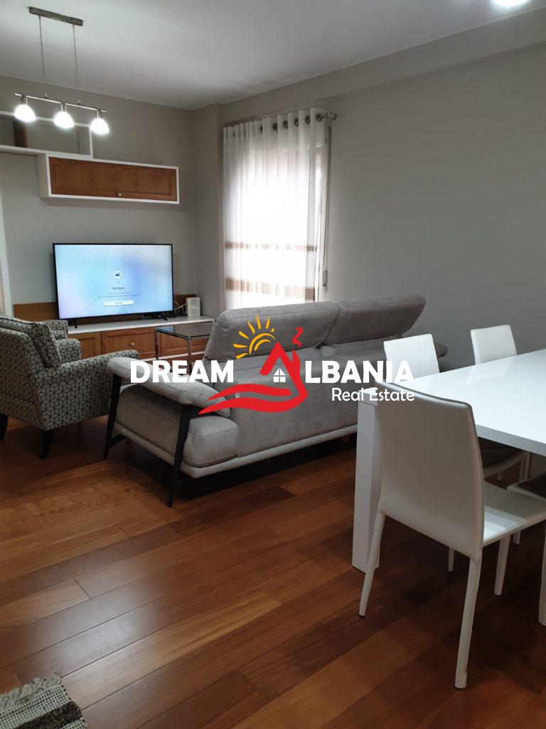 Super Apartament 3+1+2 ne shitje te Liqeni i Thate rruga Peti (ID 4131332). 3