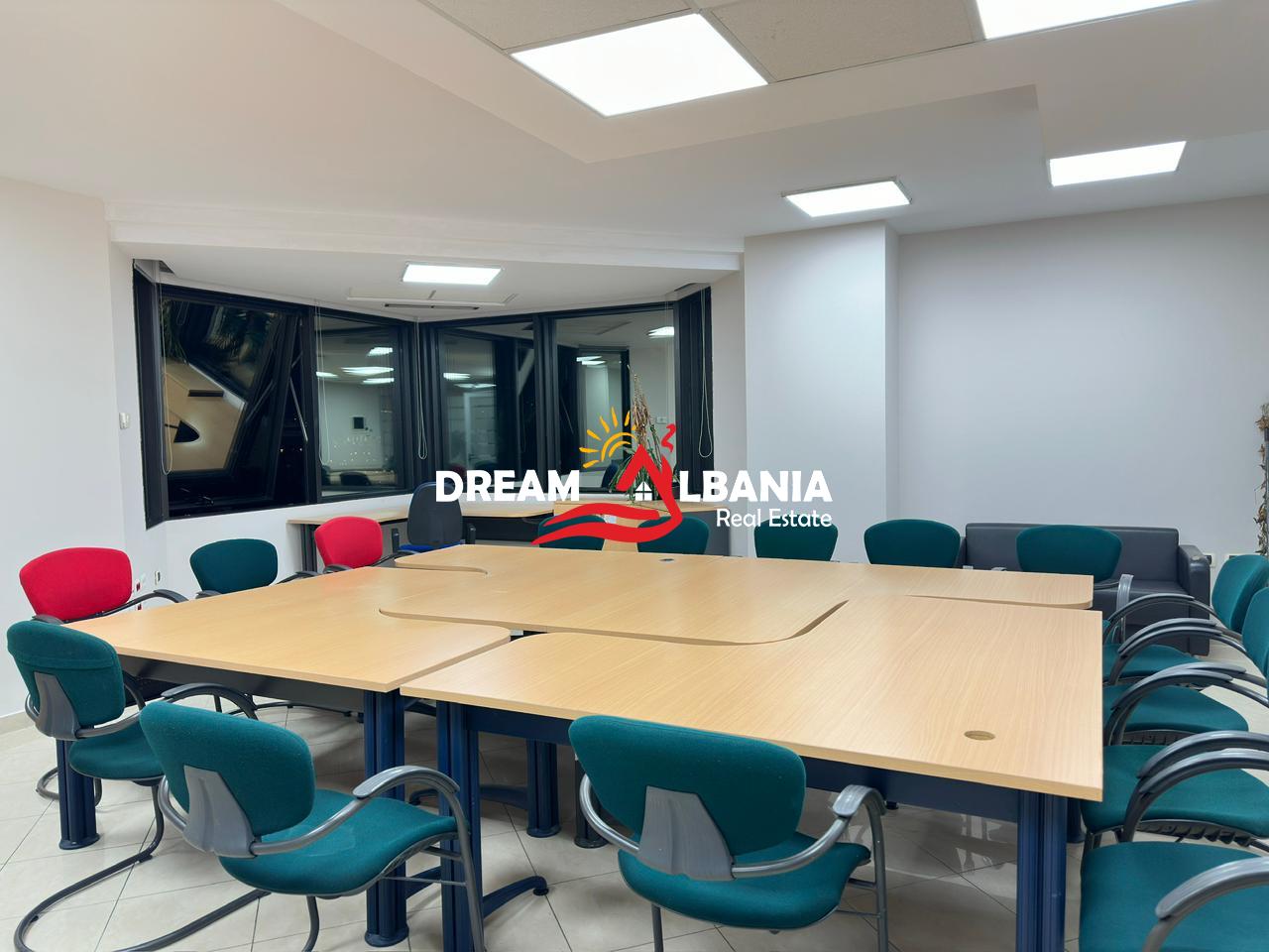 Zyre ekskluzive me qera tek Kullat Binjake, Tirane (ID 42611377) 4
