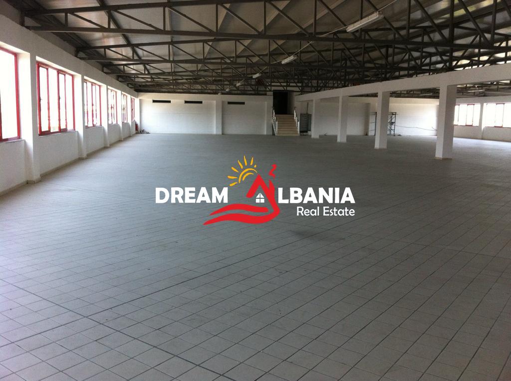 Jepet me qera Magazine ne Autostraden Tirane-Durres km 7 (Id 4281199)