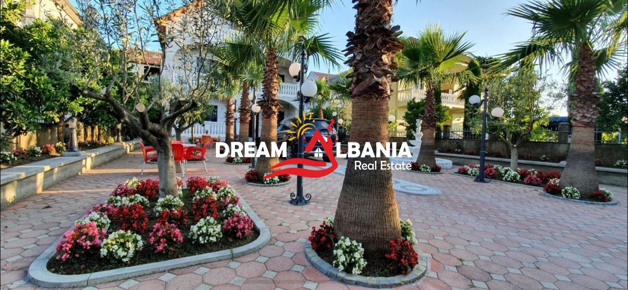 Shitet vile 3 kateshe ne autostraden Tirane—Durres prane Casa Italia ( ID 4151065).