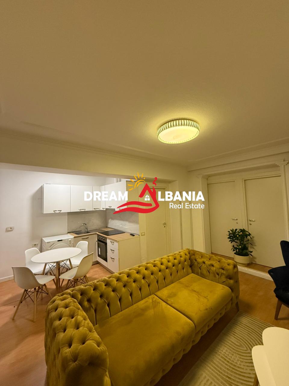 Jepet me qera apartament 2+1 ne zonen e Bllokut, Tirane (ID 42215594) 2