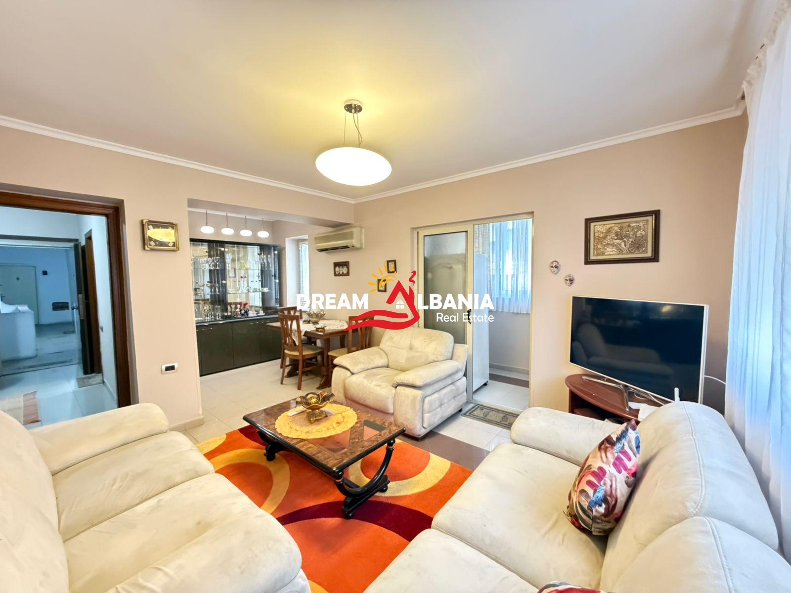 Jepet me qera apartament 2+1 ne rrugen e Durresit prane gjimnazit Qemal Stafa (ID 4229493)