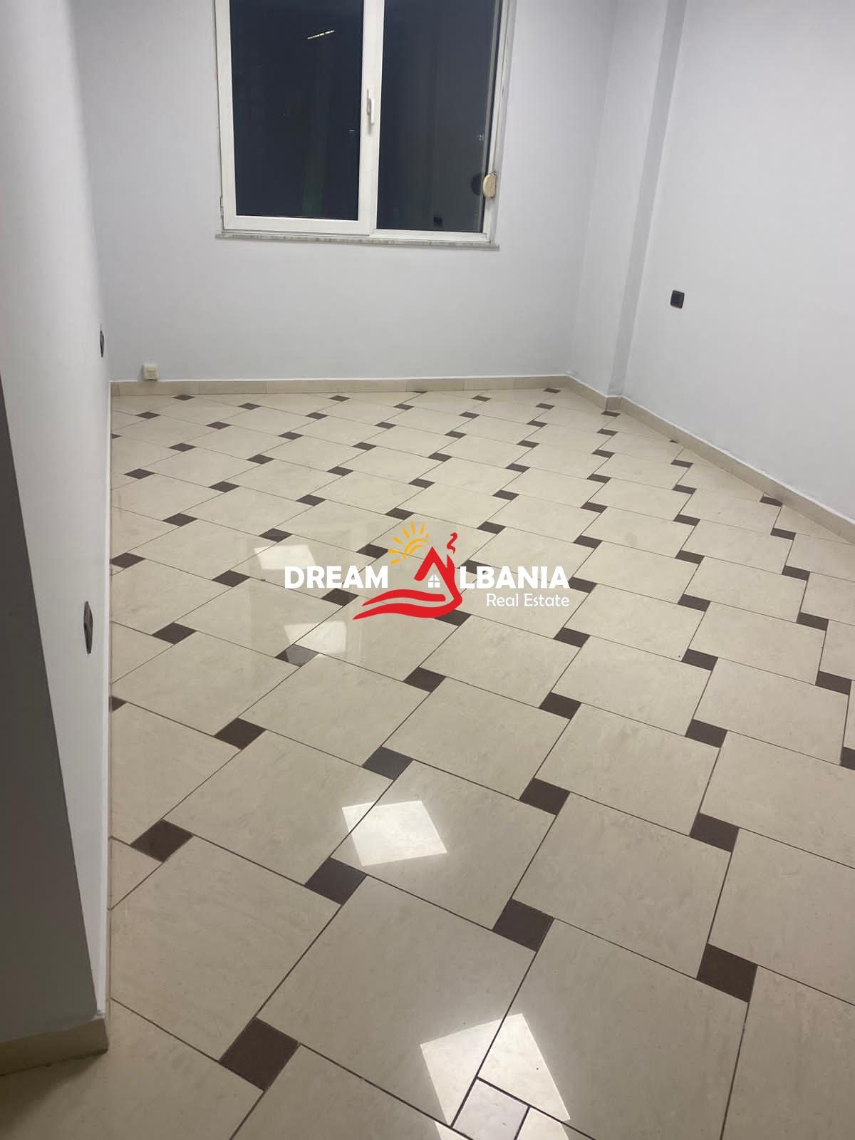 Ambient per zyre me qera ne Bllok prane Juvenilies ne Tirane (ID 42611269) 4