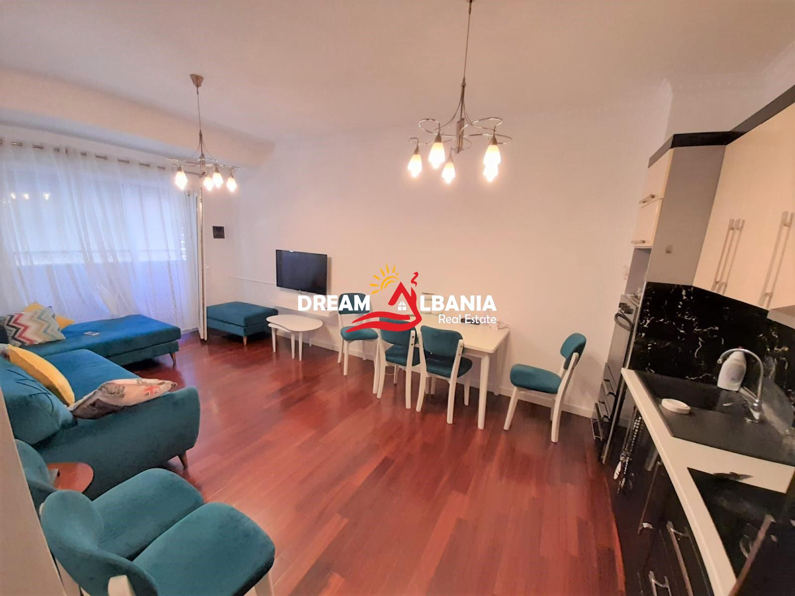 Apartament 2+1 me qera tek Zogu Zi prane Ring Center ne Tirane (ID 42211153)