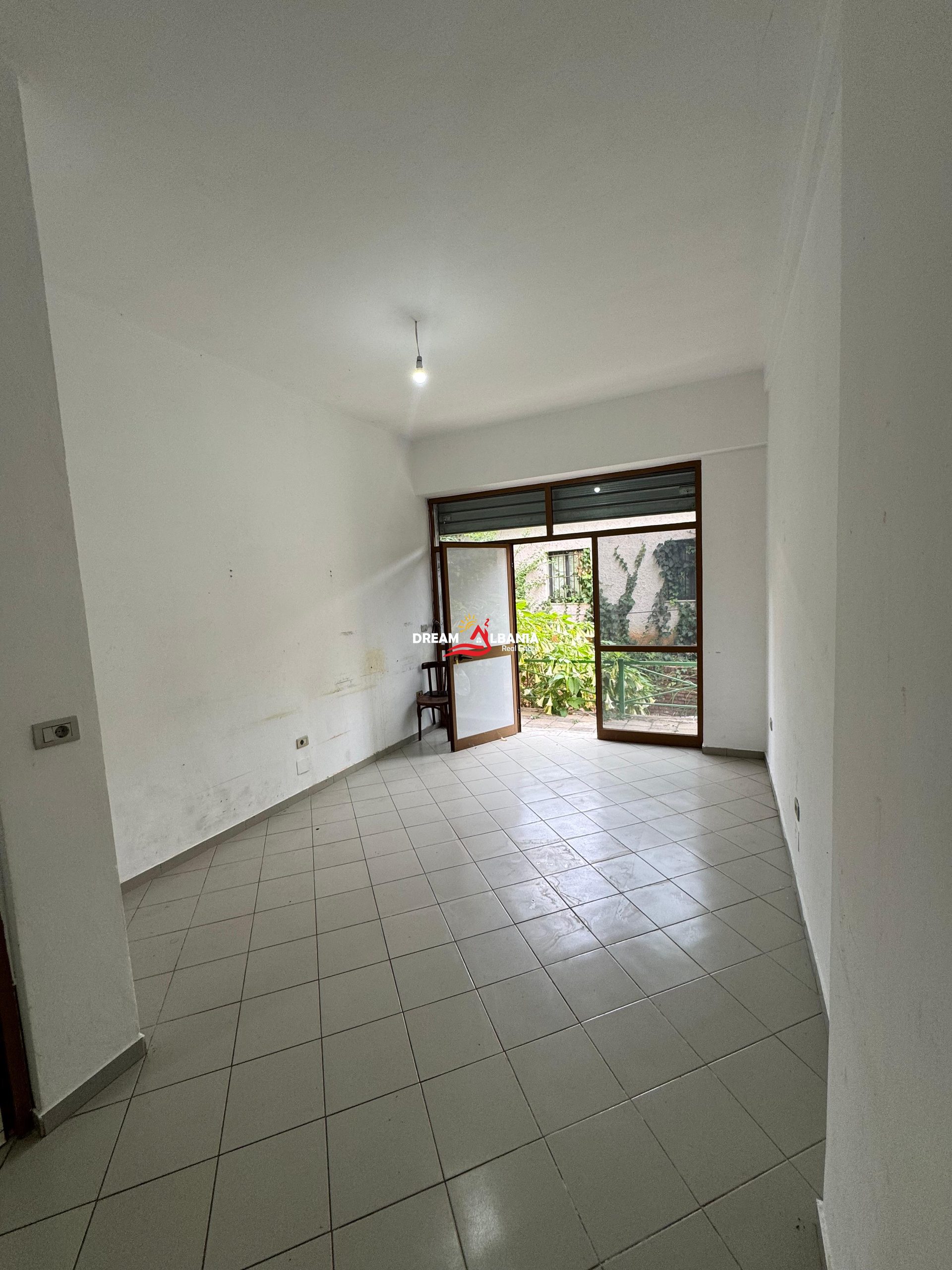 Zyre me qera ne Rrugen Sulejman Pasha, prane “Ish Cirkut” – Tirane (ID 42711134) 1