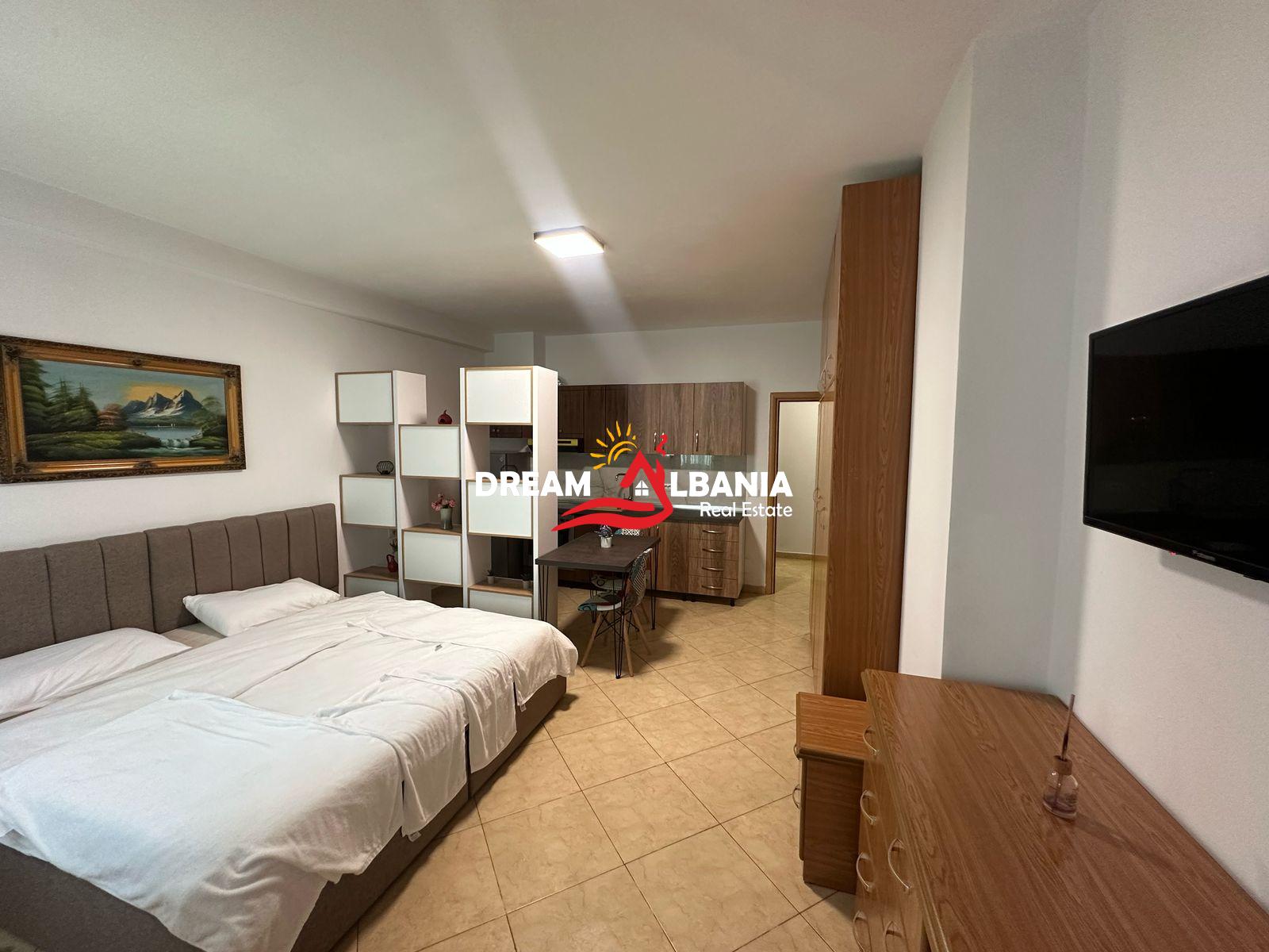 Shiten 2 garsoniere ne rrugen e Durrsit prane Bllokut te Ambasadave (ID 4101043)