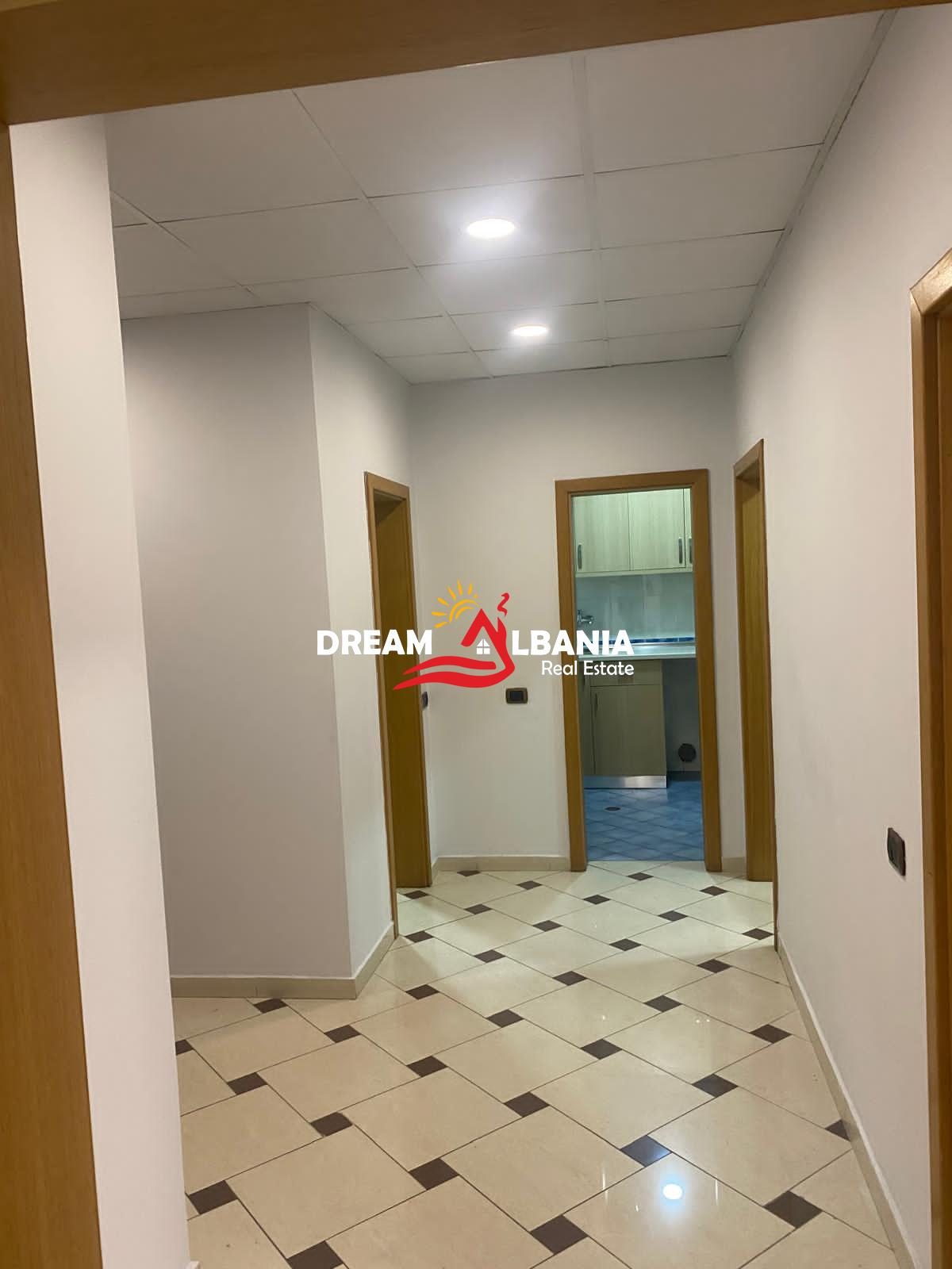 Ambient per zyre me qera ne Bllok prane Juvenilies ne Tirane (ID 42611269) 2