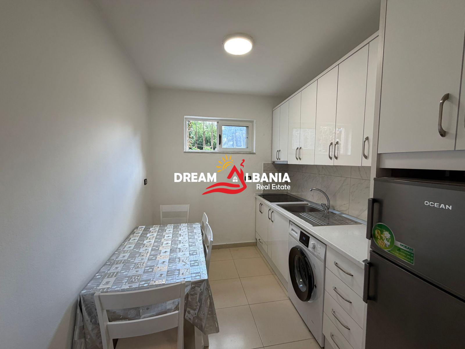 Jepet me qera apartament 1+1 me verande tek rruga Fortuzi, Tirane (ID 42111570) 3