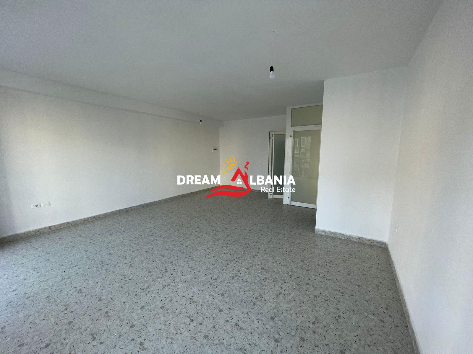 Ambient Biznesi me qera rruga e Dibres prane Farmacise 10 ID (4271921) 2