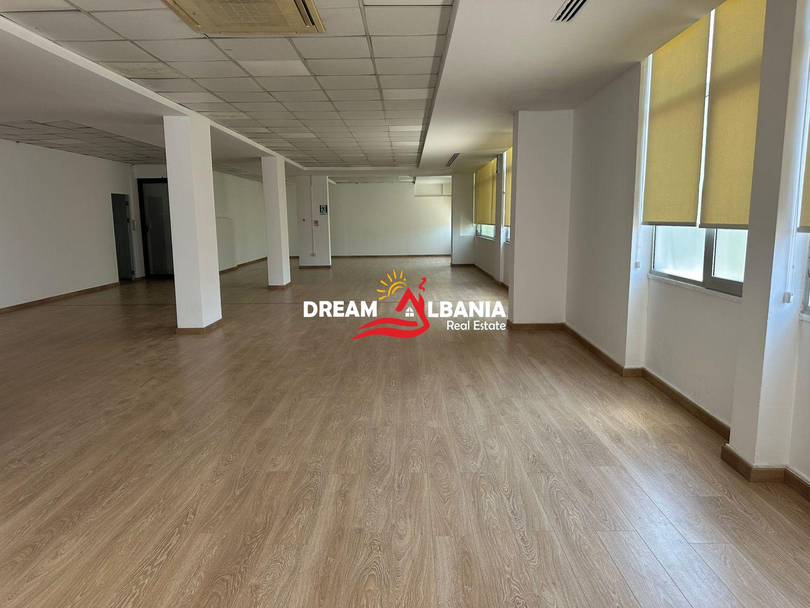 Jepet ambient biznesi me qera ne zonen e Bllokut prane Stadiumit Selman Stermasi (ID 42611545) 3
