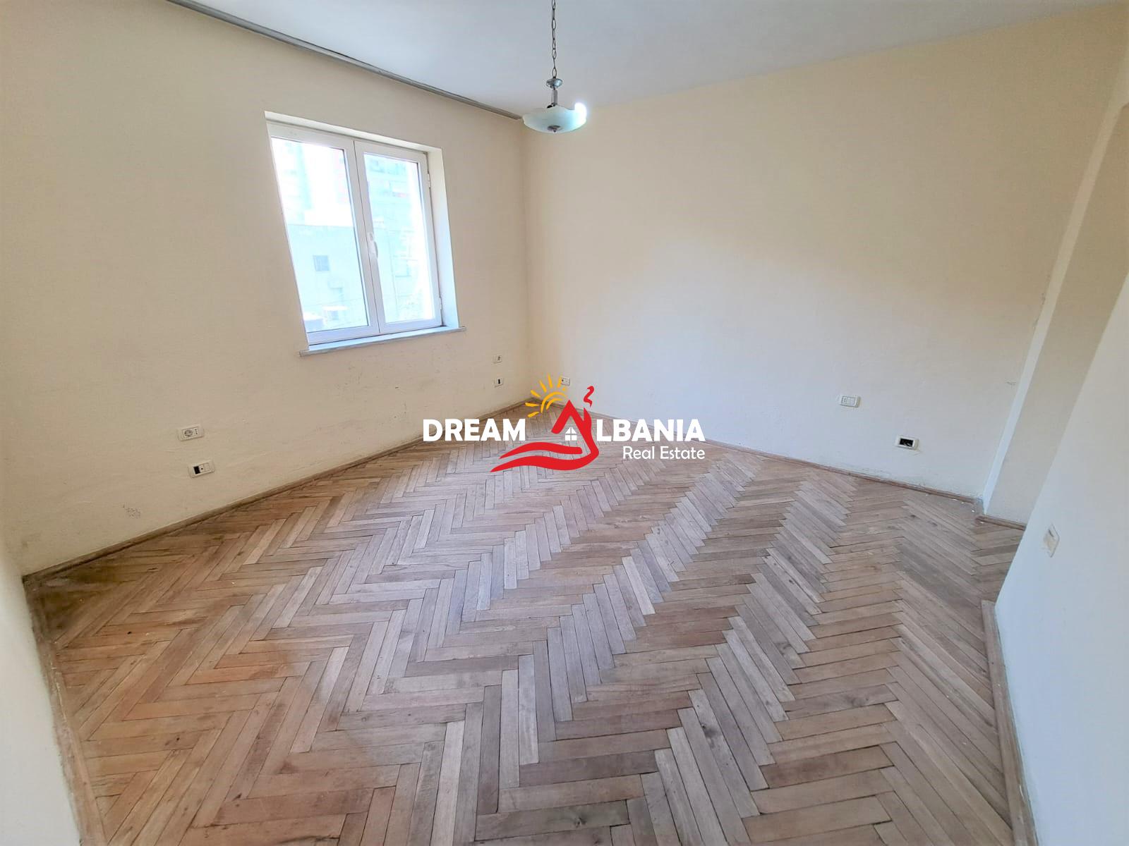 Apartament 3+1 ne shitje tek Tregu Elektrik ne afersi te Muzeut Te Shkencave Te Natyres ne Tirane (ID 4139150) 4
