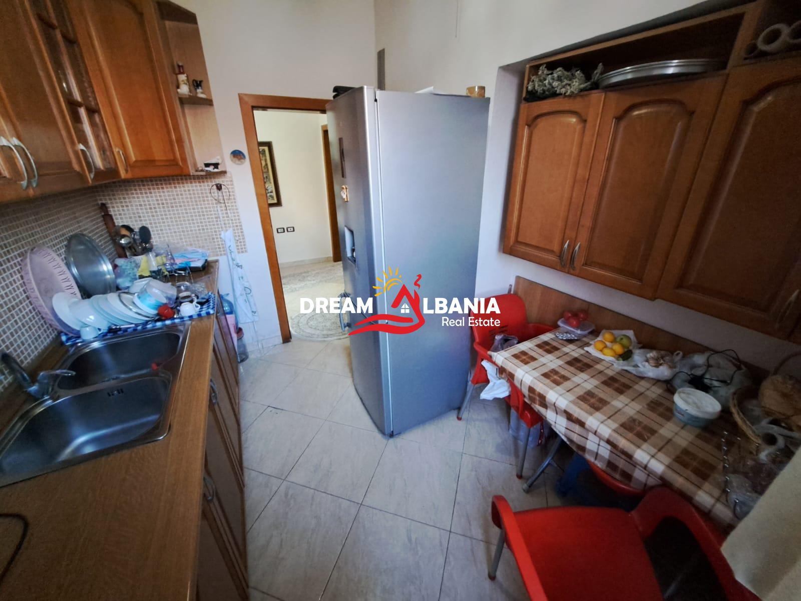 Apartament 1+1 me qera ne rrugen e Dibres prane Medresese ne Tirane (ID 4219394) 4