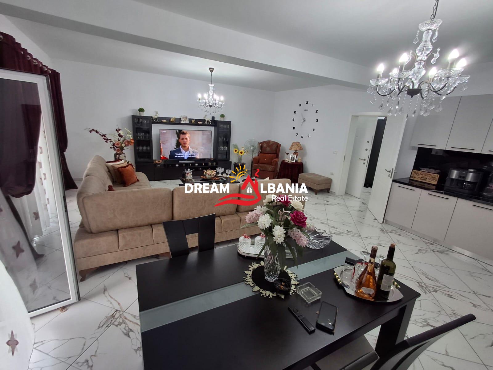 Jepet kat vile me qera prane shkolles Bajram Curri Allias Tirane ID (4251415)