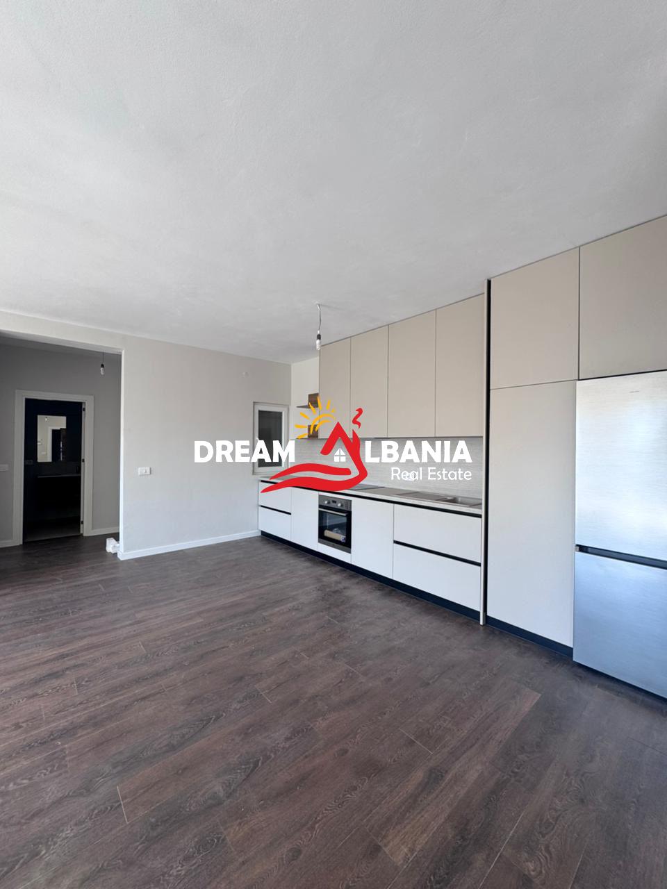 Jepen me qera 2 apartamente 2+1+Parking ne fund te Bulevardit te Ri, Tirane (ID 42215471) 1