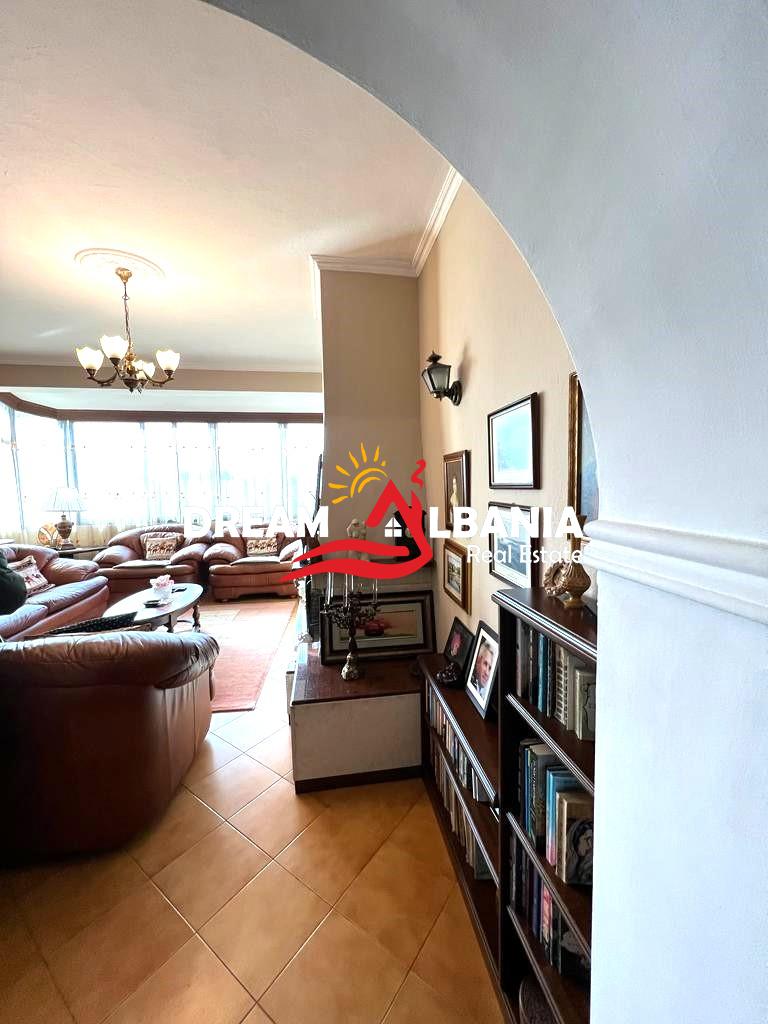 Shitet Apartament 2+1+Verande ne Laprake prane Kupoles, Tirane ID (41211464) 3