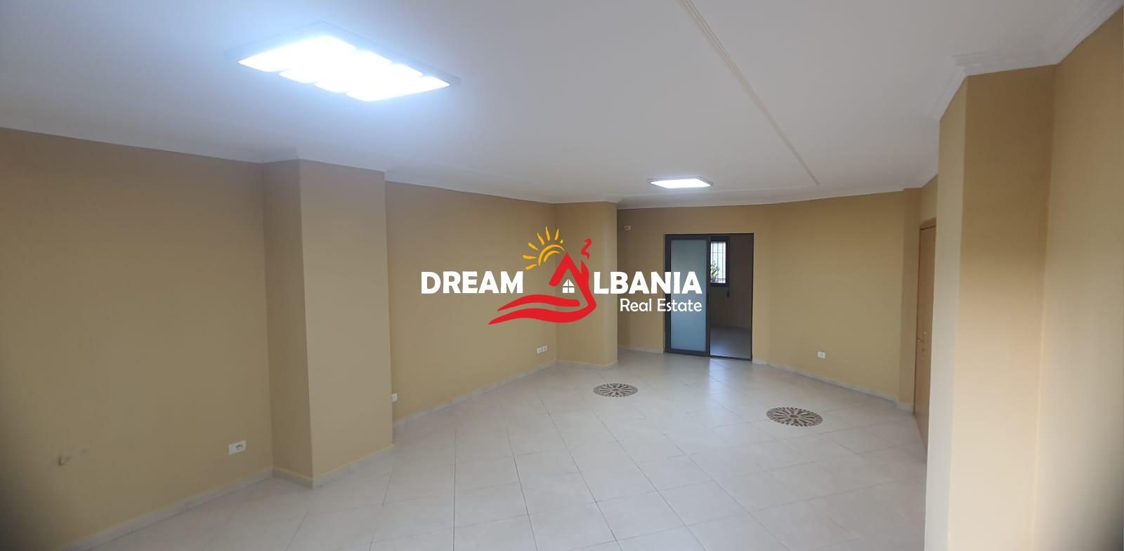 Jepet me qera ambient biznesi ne Rrugen e Kavajes prane Qendres (ID 42611534) 3
