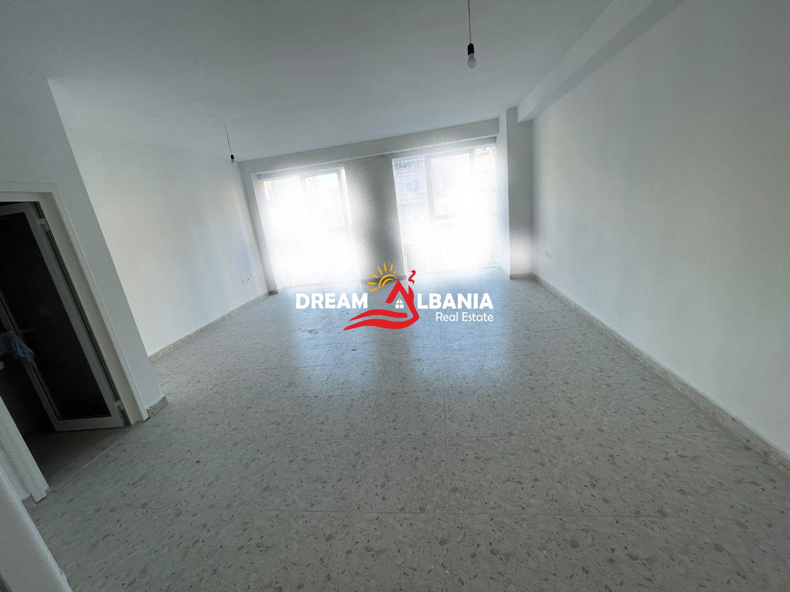 Ambient Biznesi me qera rruga e Dibres prane Farmacise 10 ID (4271921) 3