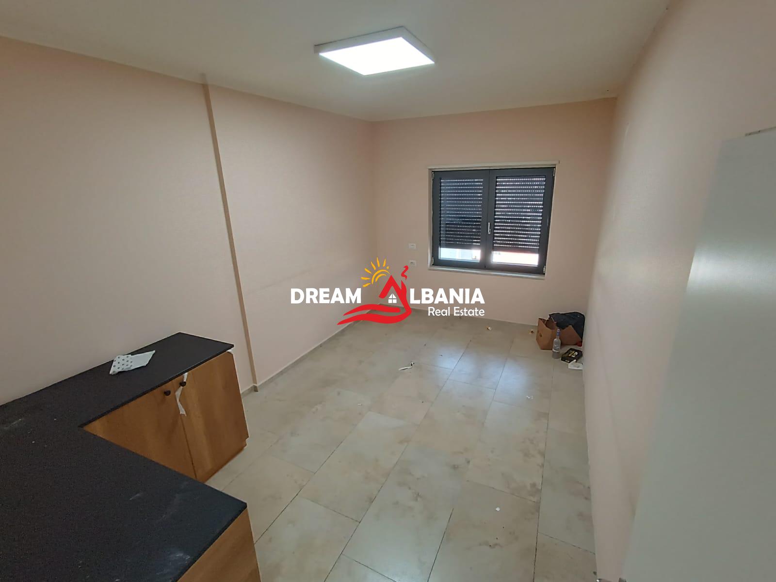 Jepet Me Qera Ambient Biznesi tek Zogu i Zi (ID 42611542) 4