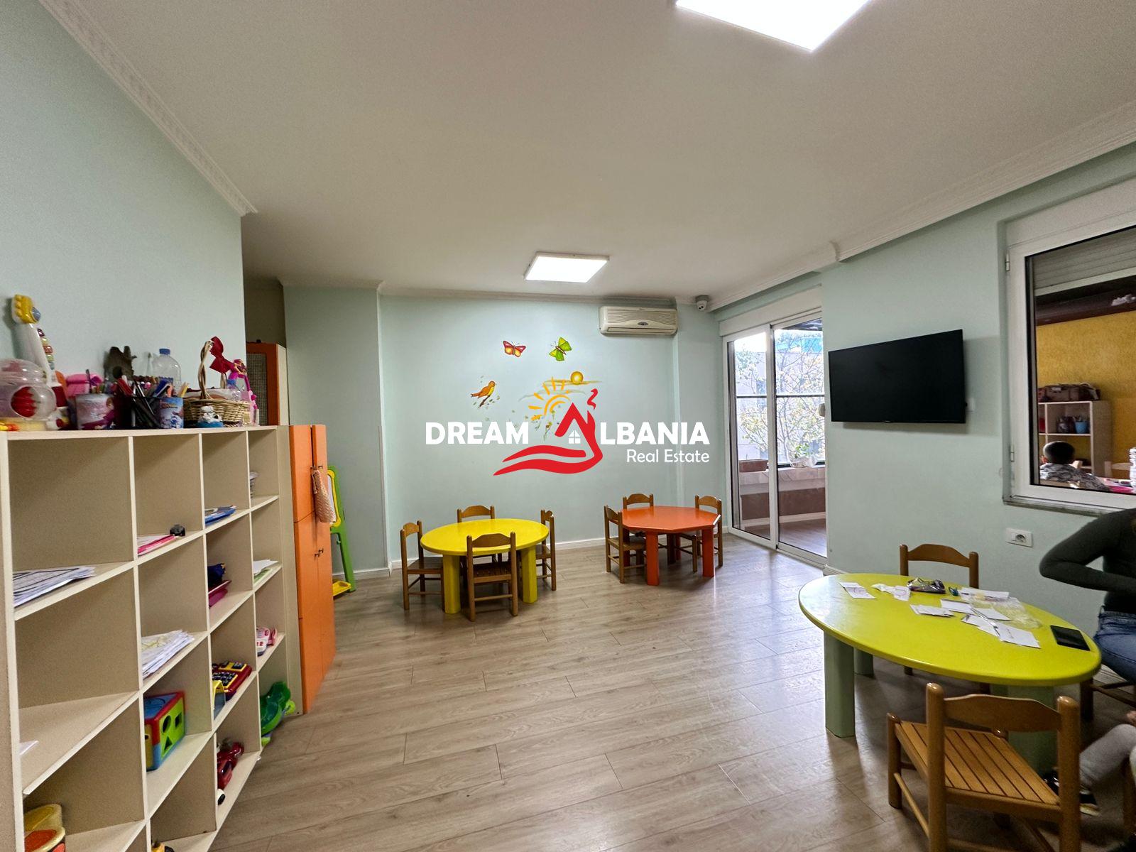 Ambjent me qera per zyra ne Bllok, Tirane (ID 42611151)