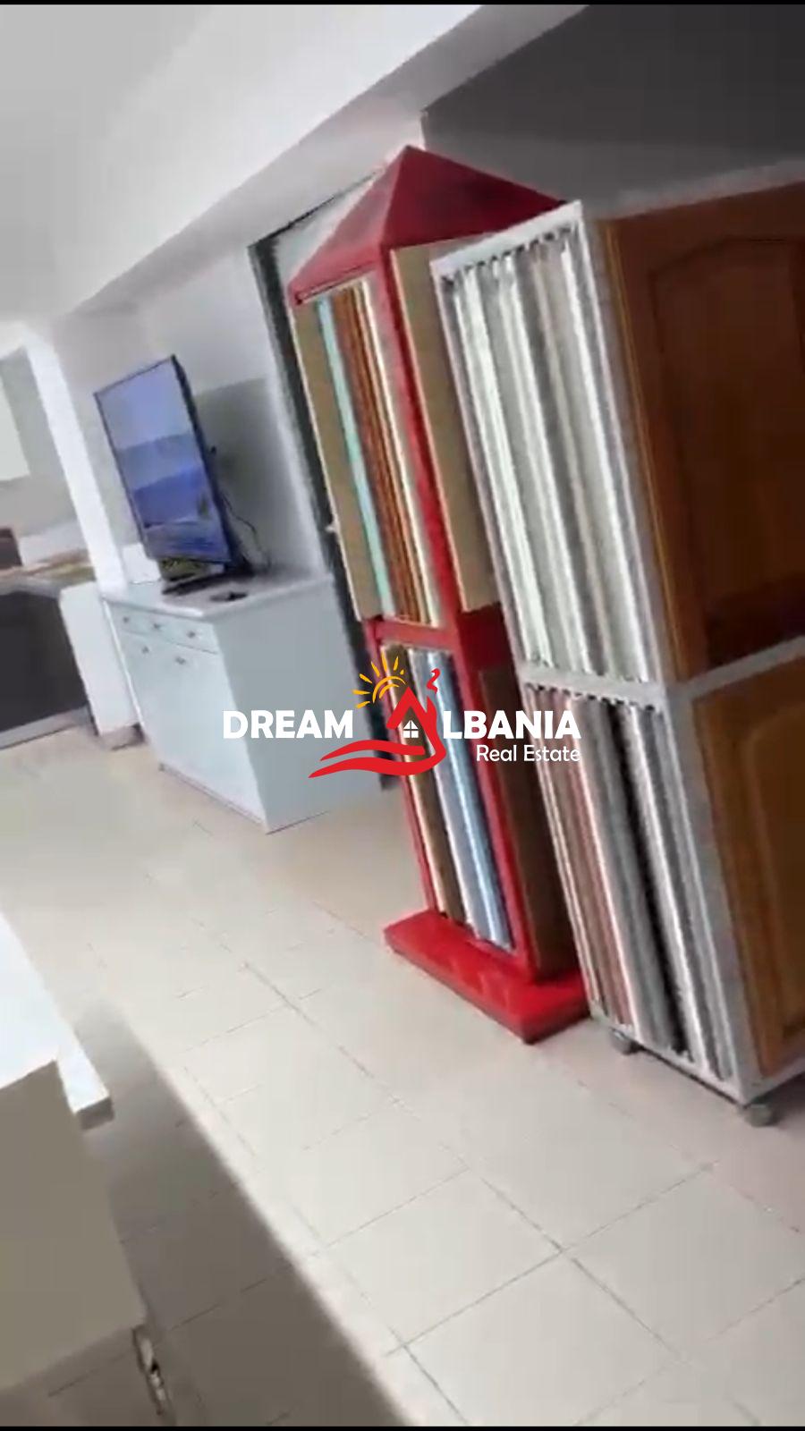 Ambient Komercial ne Shitje ne Bllok prane Librit Universitar ne Tirane (ID 4171525) 3