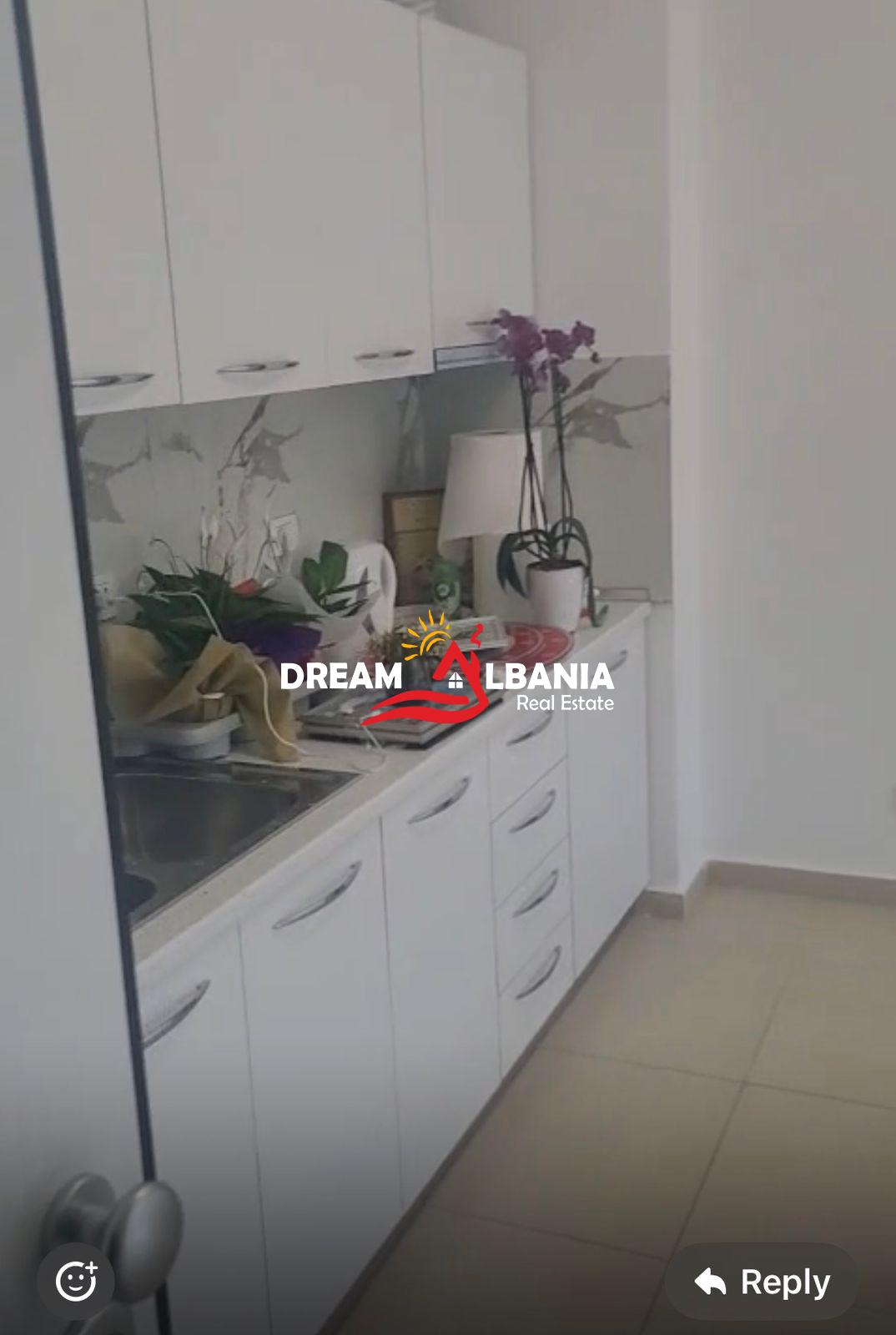 Ambjent zyre 2+1 me qera tek Bulevardi Zogu i Pare, Tirane (ID 42211185) 3