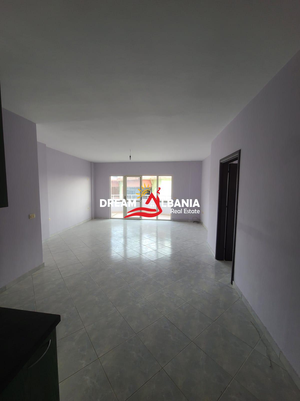 Apartament 3+1+2 WC ne Shitje ne Fresk, prane Fizikes Berthamore ne Tirane (ID 4131426)