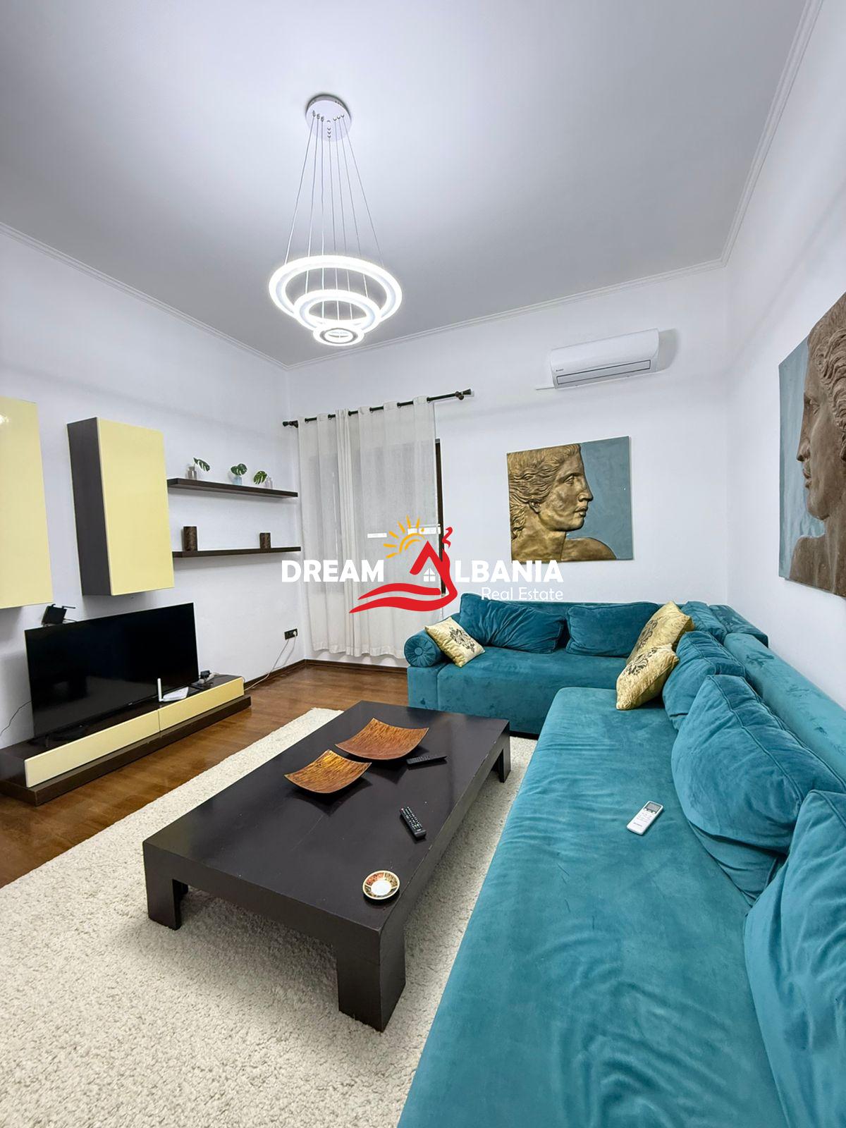 Apartament me qera 2+1+2 me Parkim Tek Rruga e Barrikadave (ID 42215591)