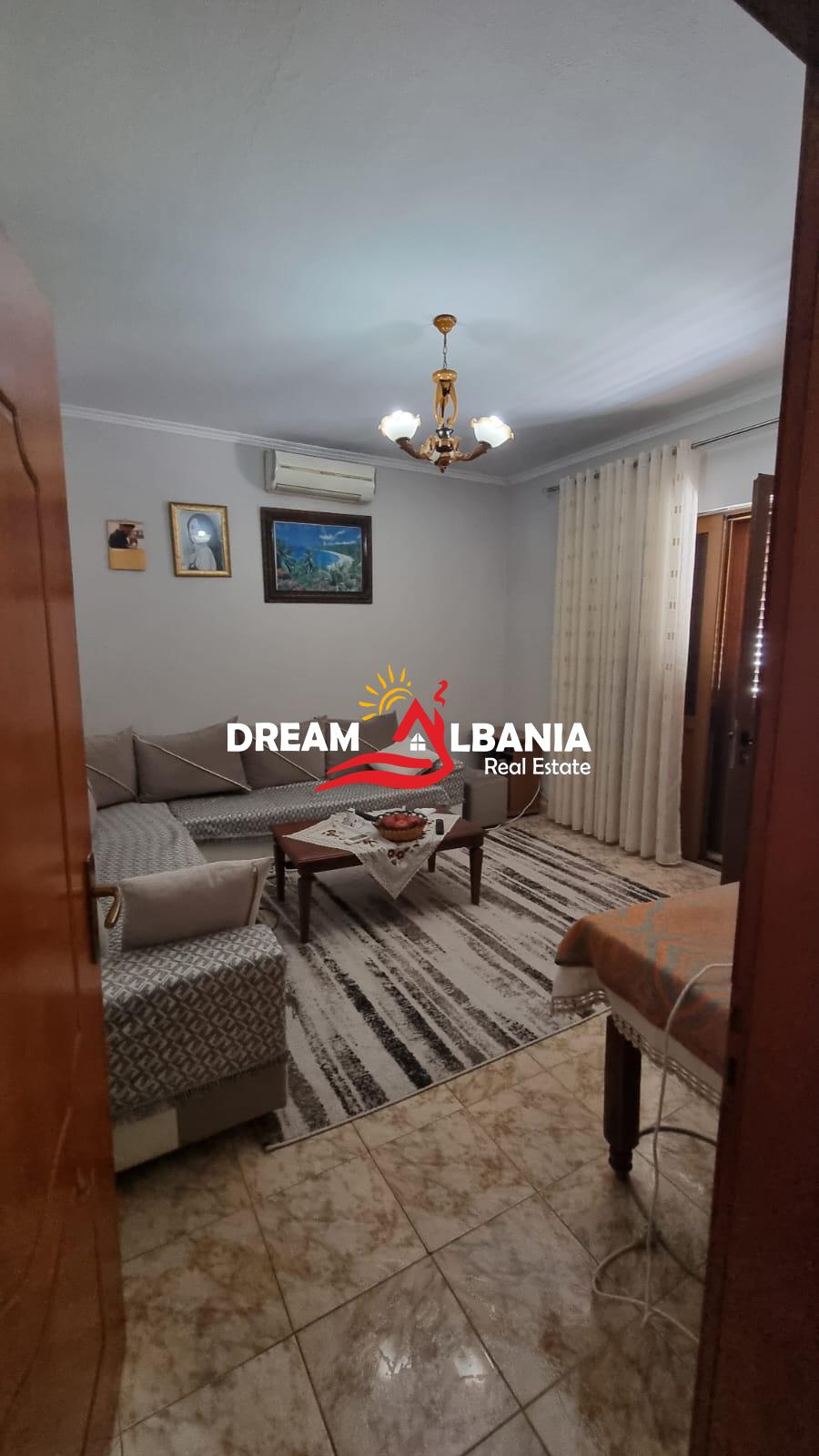Jepet me Qera kati i 3-të i një Shtëpie Private, Rruga 5 maji ne Tirane (ID 4251436)