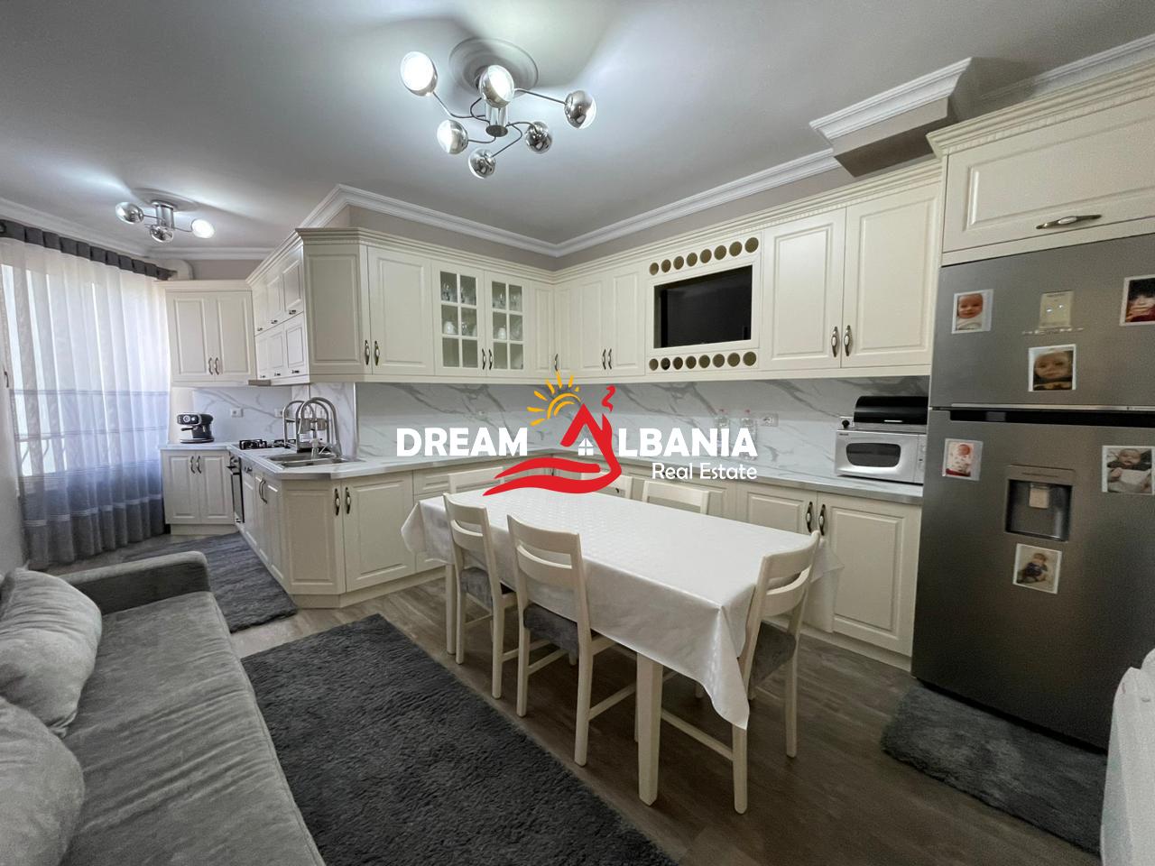 Apartament 2+1+2Wc+2 Ballkone dhe kuzhine me Vete ne Shitje ne Fresk, prane Restorant Muraga ne Tirane(ID 4151168) 4