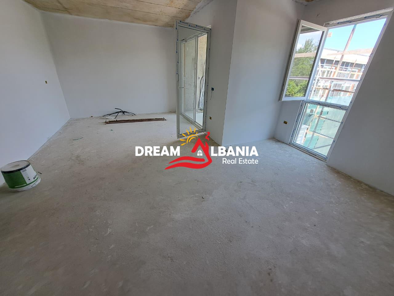 Apartament 2+1 ne shitje tek liqeni I thate prane Radisson Hotel ne Tirane (ID 5121001) 2