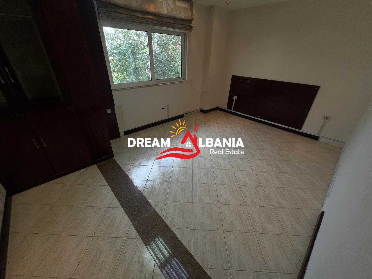 Shitet Apartament te Mine Peza prane Prokuroris 3+1 (ID4131506) 2