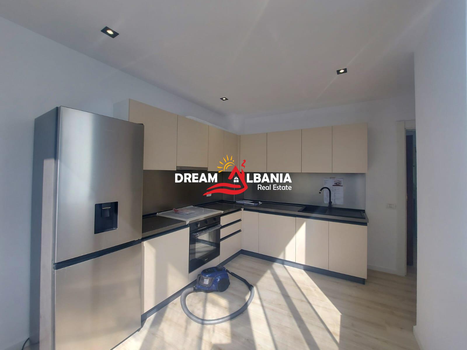 Ambjent 2+1+2 me qera tek Ish Ekspozita prane Gjykates, Tirane (ID 42214415)