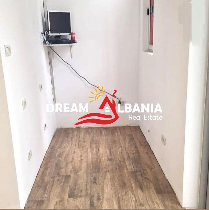 Dyqan per shitje prane Stacionit te Trenit, Tirane(ID 4171449) 4