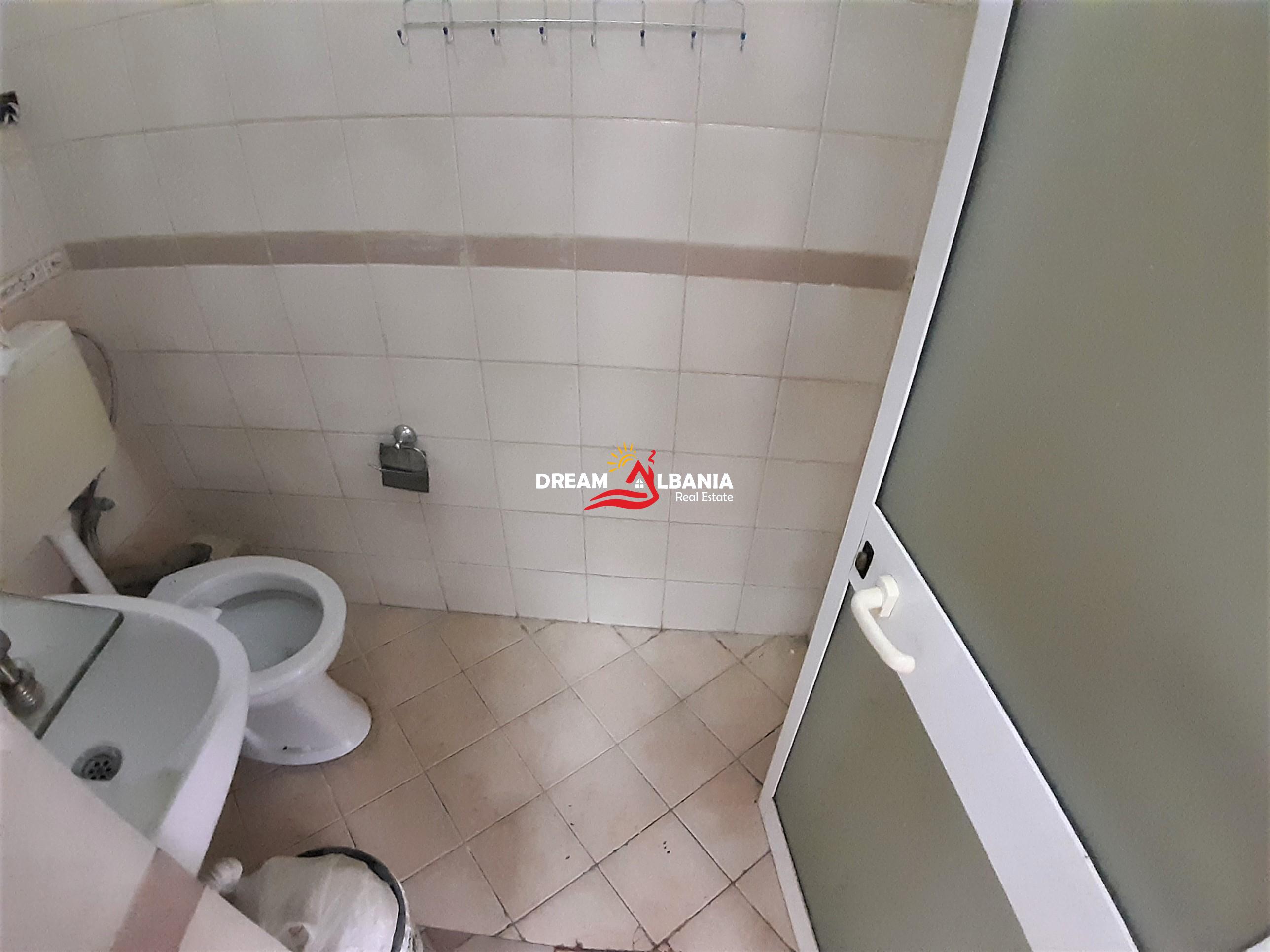 Dyqan per shitje ne Rrugen e Durresit prane Ish Ambasades Jugosllave ne Tirane (ID 4171194) 4